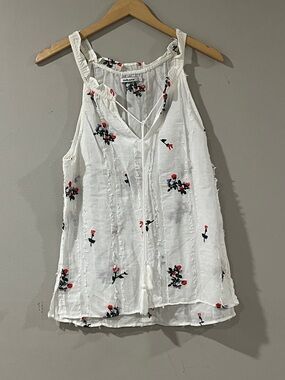 Red Haute White Floral Tie-Front Camisole with Red & Black Accents